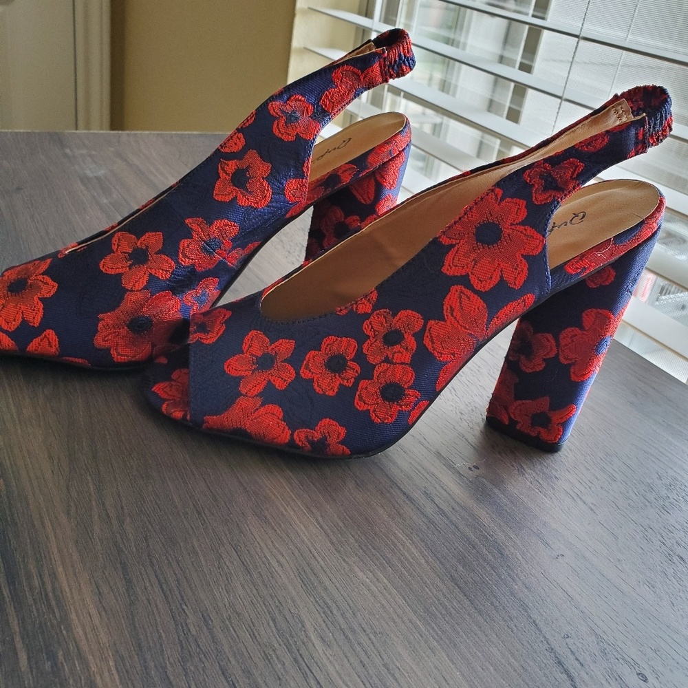 Open Toed Chunky Heel